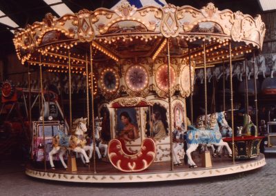 Rotation of carrousel_700